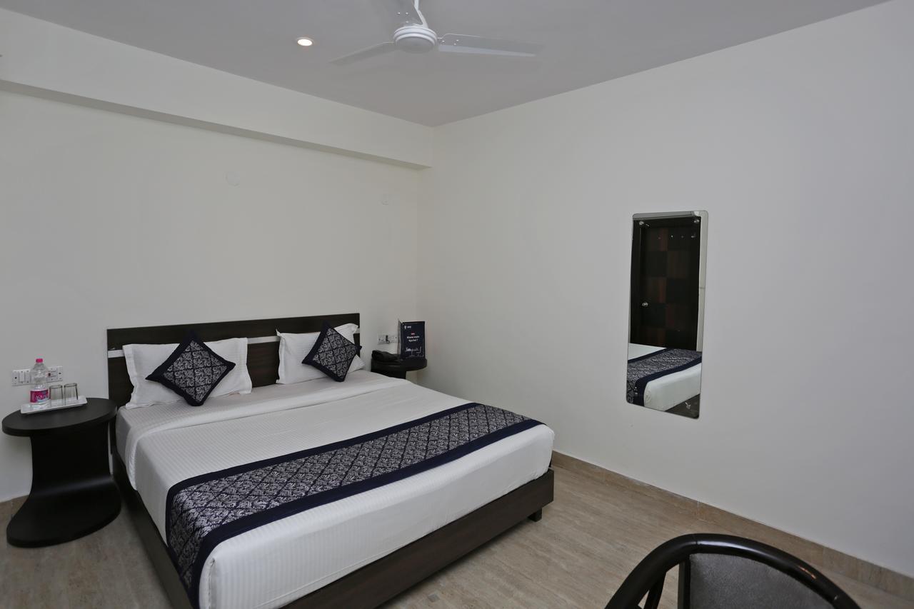 Airport Hotel Green Heights Нью-Дели Экстерьер фото