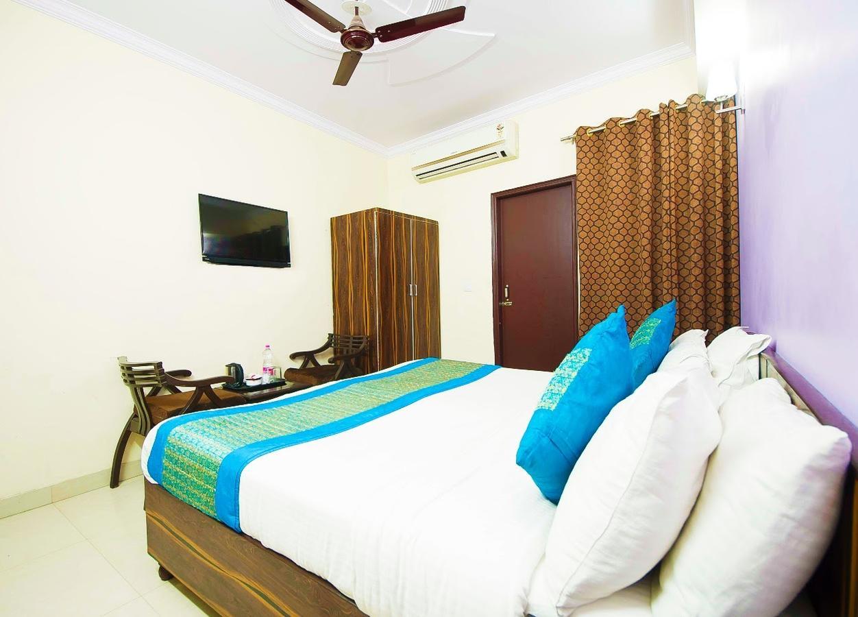 Airport Hotel Green Heights Нью-Дели Экстерьер фото